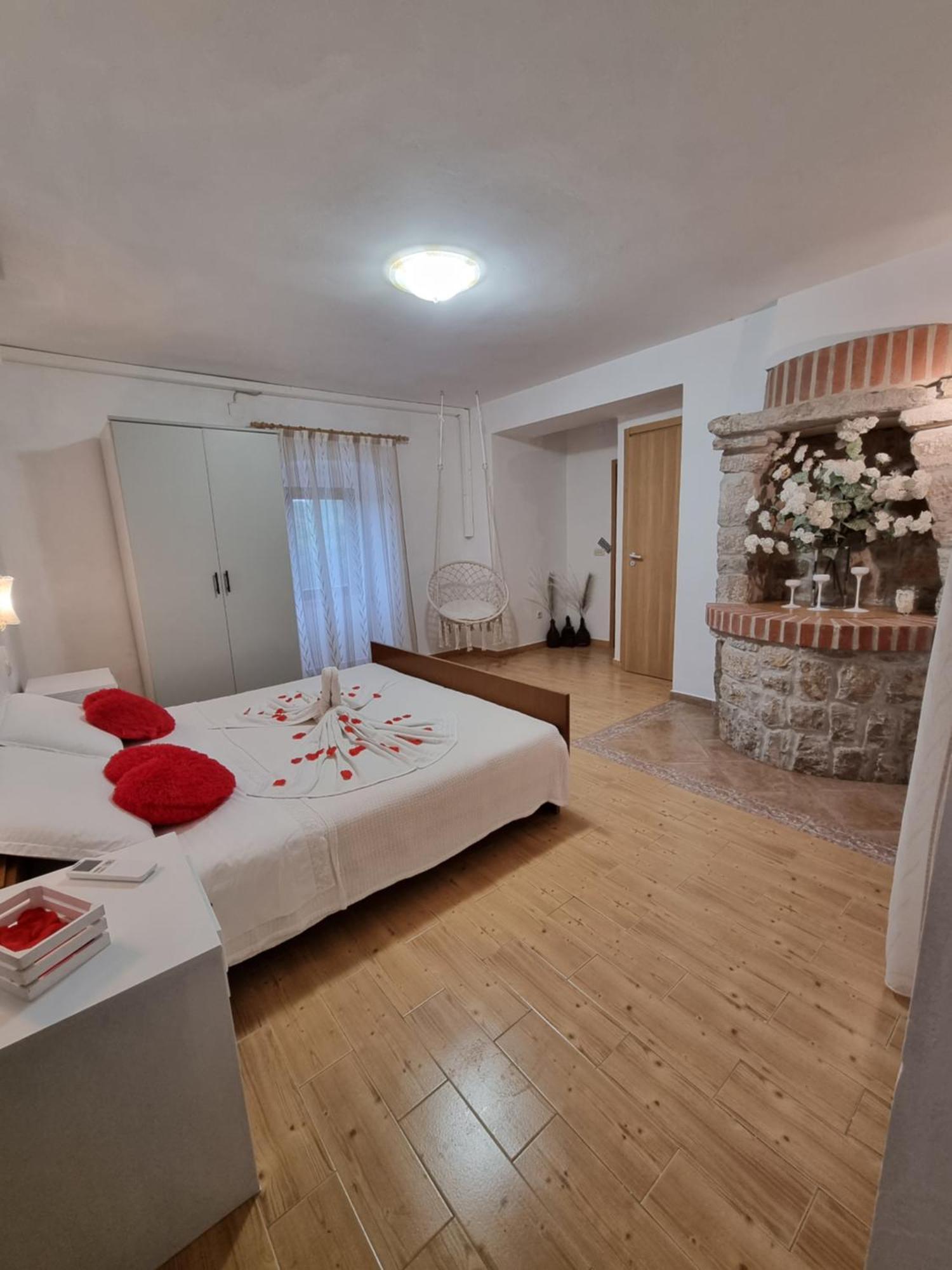 Apartmani Milenko Lubenice Chambre photo